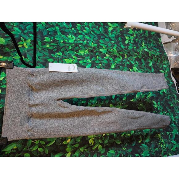 Bootyful Women's Grey Seamless Leggings size XS - Picture 1 of 6